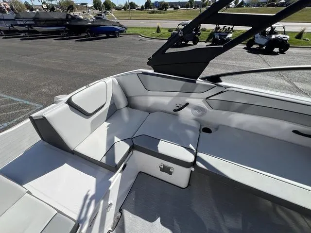 Slide: The Image of Yamaha AR220 2025 - 13