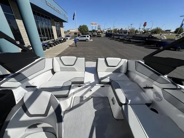 Slide: The Image of Yamaha AR220 2025 - 16