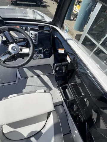 Slide: The Image of Yamaha AR220 2025 - 19