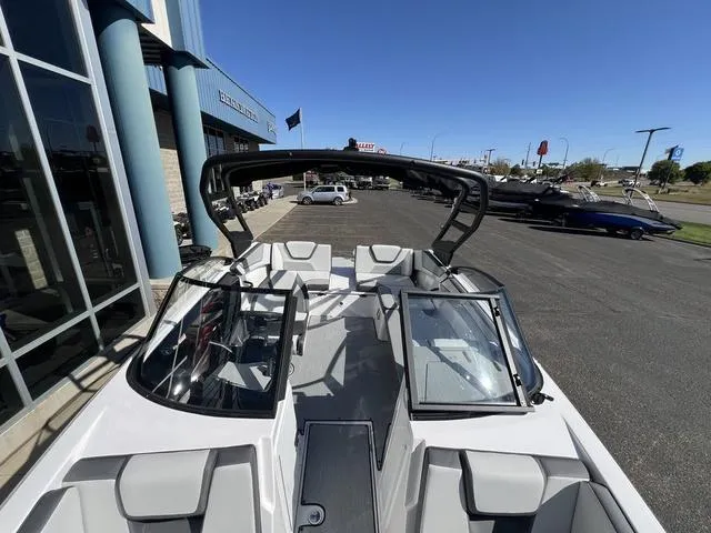 Slide: The Image of Yamaha AR220 2025 - 23