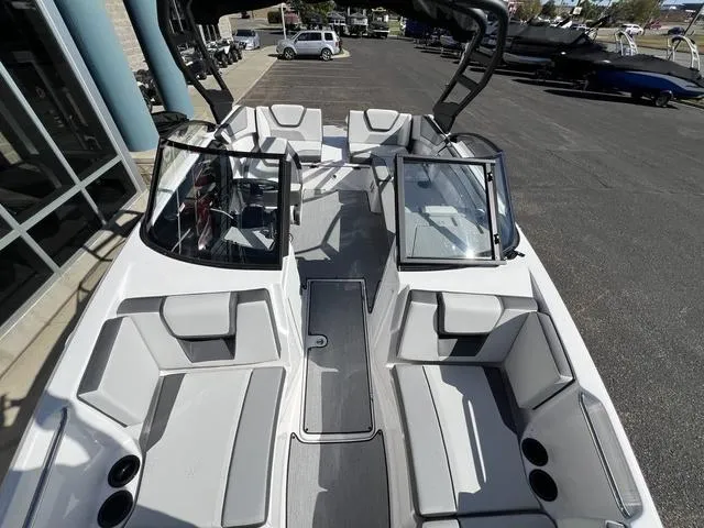 Slide: The Image of Yamaha AR220 2025 - 24