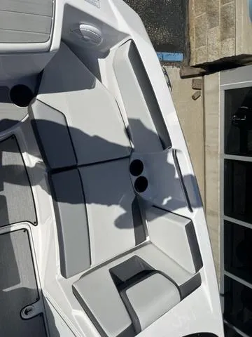 Slide: The Image of Yamaha AR220 2025 - 26