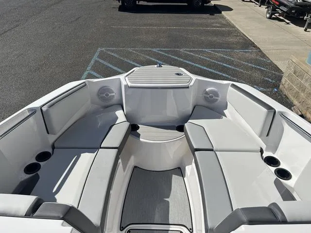 Slide: The Image of Yamaha AR220 2025 - 29