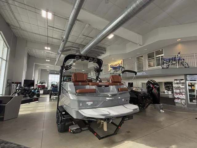 Slide: The Image of MasterCraft XT22 2025 - 10