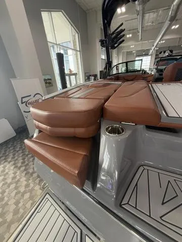 Slide: The Image of MasterCraft XT22 2025 - 16