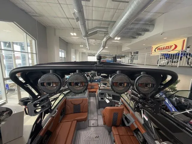 Slide: The Image of MasterCraft XT22 2025 - 22