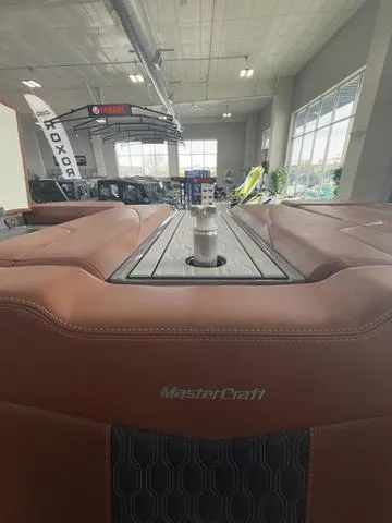 Slide: The Image of MasterCraft XT22 2025 - 24