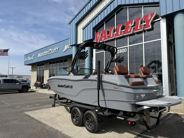 Slide: The Image of MasterCraft XT22 2025 - 3