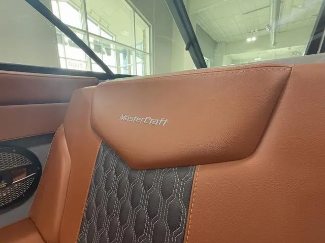 Slide: The Image of MasterCraft XT22 2025 - 35