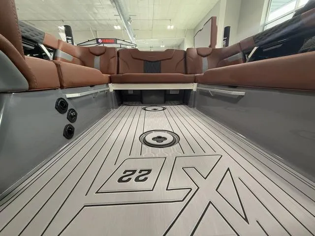 Slide: The Image of MasterCraft XT22 2025 - 38