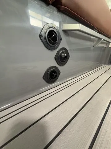 Slide: The Image of MasterCraft XT22 2025 - 39