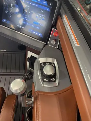 Slide: The Image of MasterCraft XT22 2025 - 42