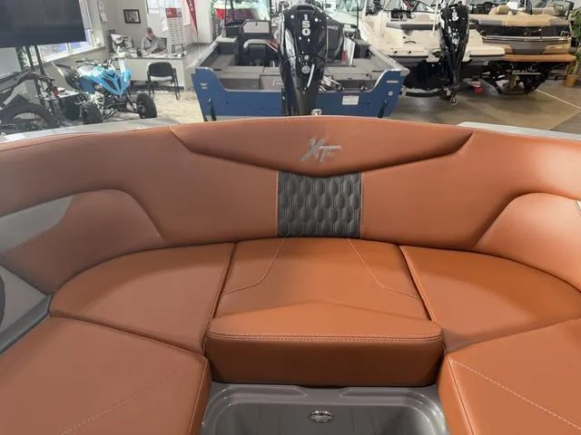 Slide: The Image of MasterCraft XT22 2025 - 51