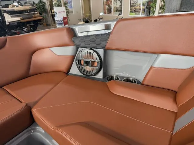 Slide: The Image of MasterCraft XT22 2025 - 52