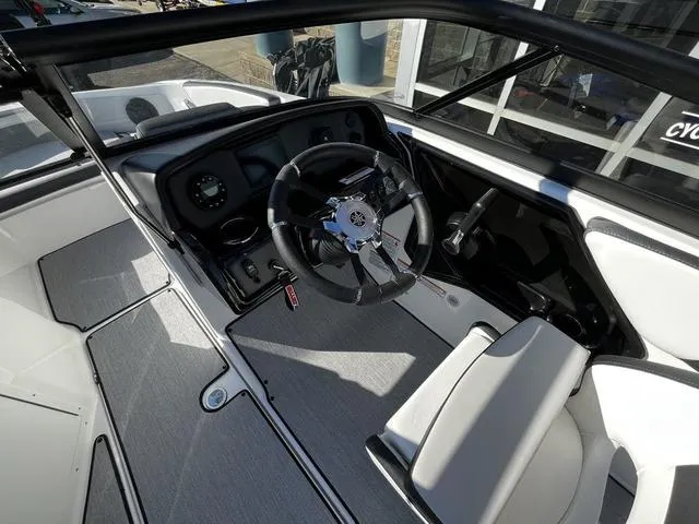 Slide: The Image of Yamaha AR195 2025 - 13