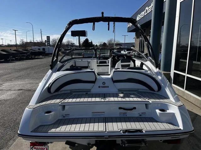 Slide: The Image of Yamaha AR195 2025 - 7