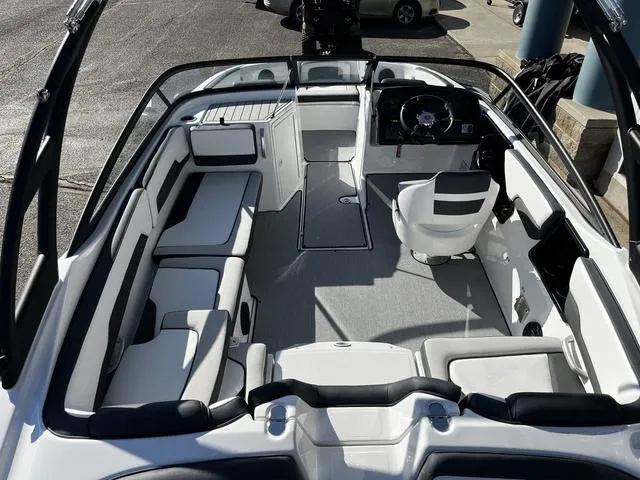 Slide: The Image of Yamaha AR195 2025 - 9