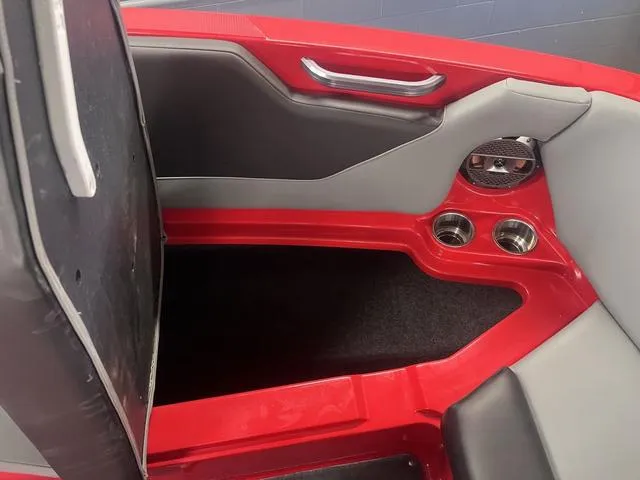 Slide: The Image of MasterCraft NXT22 2022 - 16