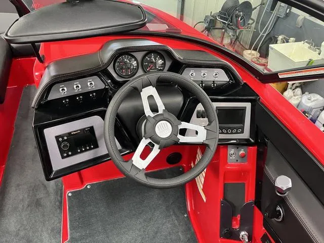 Slide: The Image of MasterCraft NXT22 2022 - 28