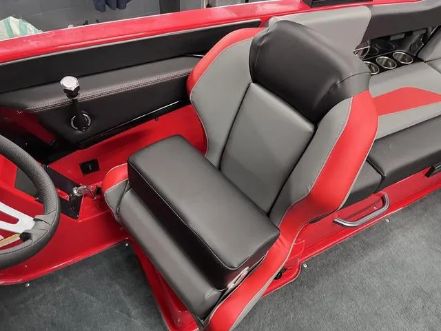 Slide: The Image of MasterCraft NXT22 2022 - 36