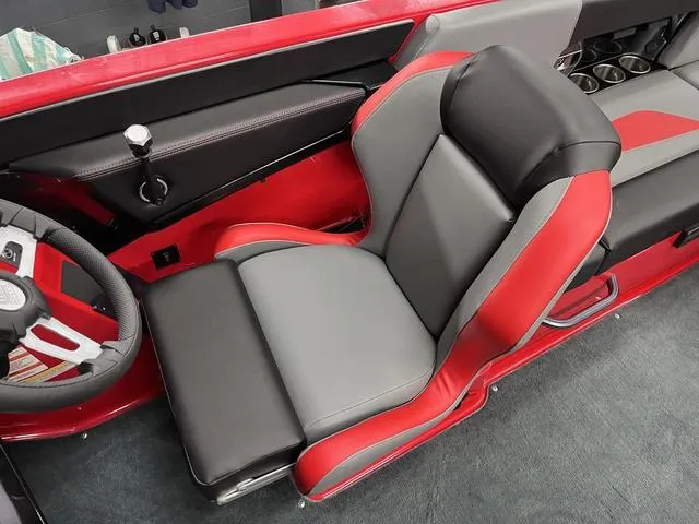 Slide: The Image of MasterCraft NXT22 2022 - 37