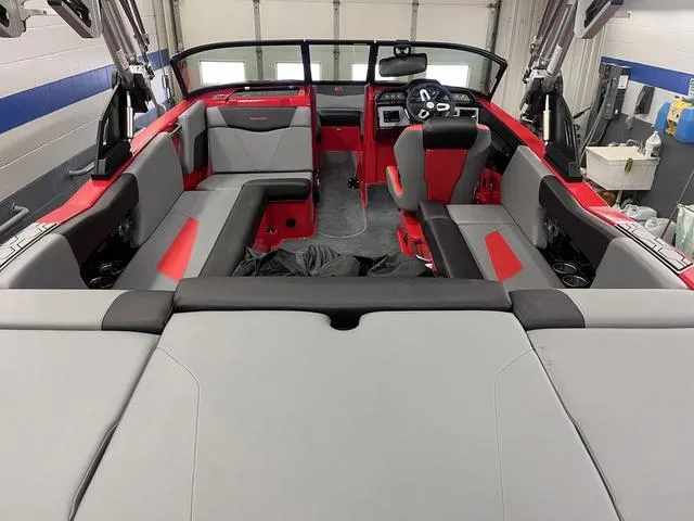 Slide: The Image of MasterCraft NXT22 2022 - 38