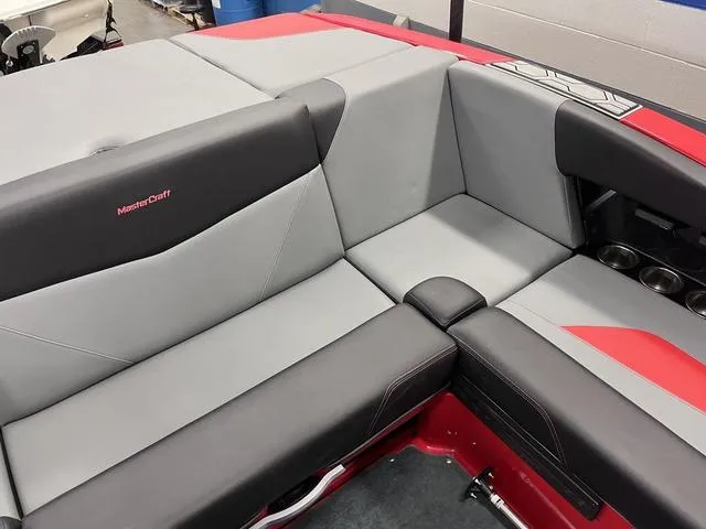 Slide: The Image of MasterCraft NXT22 2022 - 45