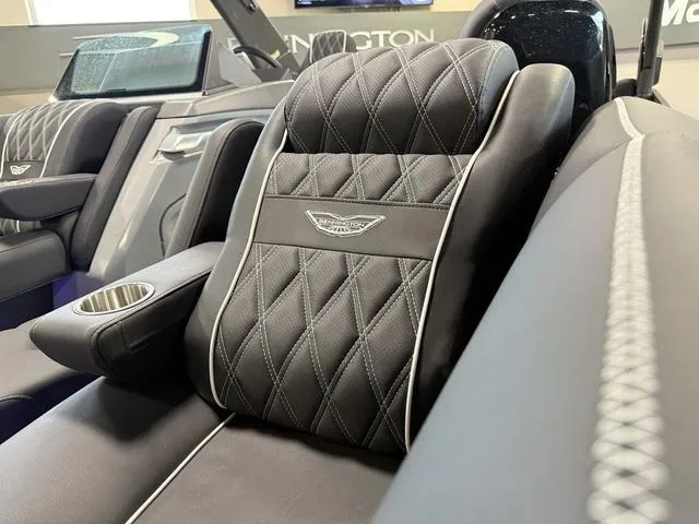 Slide: The Image of Bennington 25 QSBA ESP Custom 400HP V10 Tritoon Pontoon 2025 - 13