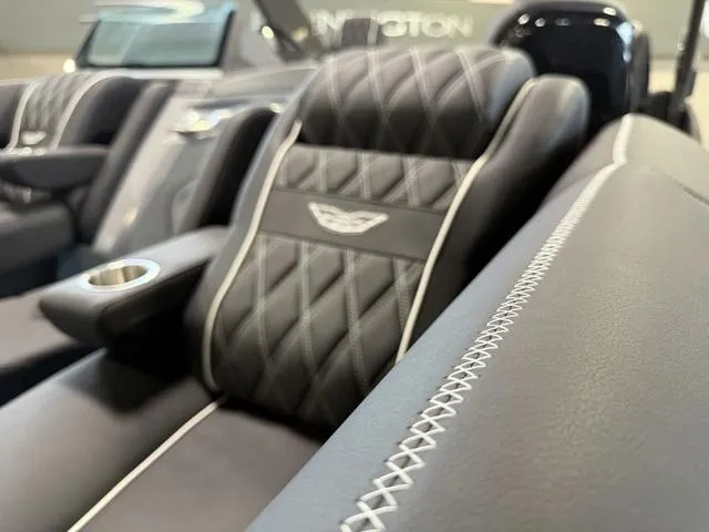 Slide: The Image of Bennington 25 QSBA ESP Custom 400HP V10 Tritoon Pontoon 2025 - 14