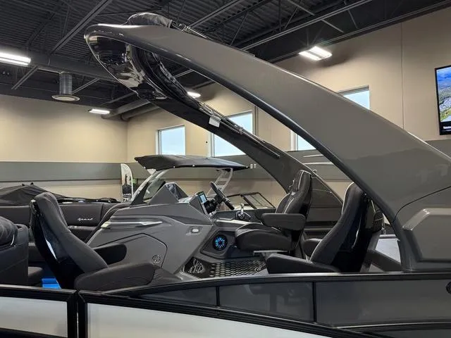 Slide: The Image of Bennington 25 QSBA ESP Custom 400HP V10 Tritoon Pontoon 2025 - 19