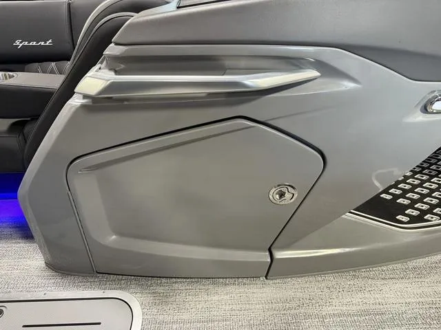 Slide: The Image of Bennington 25 QSBA ESP Custom 400HP V10 Tritoon Pontoon 2025 - 24