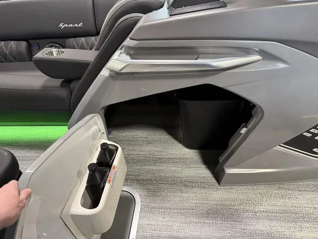 Slide: The Image of Bennington 25 QSBA ESP Custom 400HP V10 Tritoon Pontoon 2025 - 27