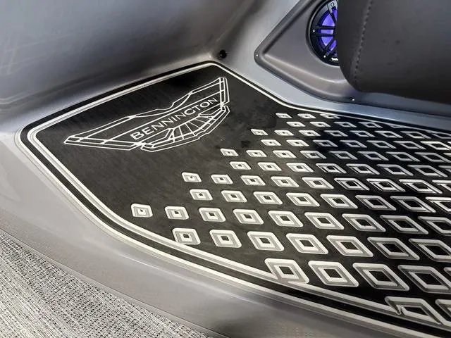 Slide: The Image of Bennington 25 QSBA ESP Custom 400HP V10 Tritoon Pontoon 2025 - 42