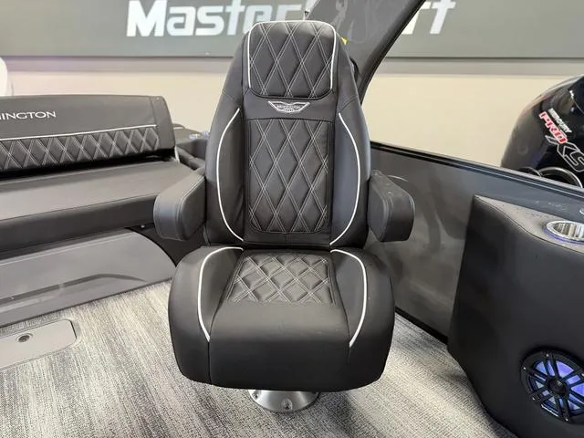 Slide: The Image of Bennington 25 QSBA ESP Custom 400HP V10 Tritoon Pontoon 2025 - 45