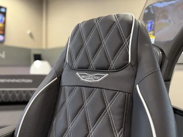 Slide: The Image of Bennington 25 QSBA ESP Custom 400HP V10 Tritoon Pontoon 2025 - 46