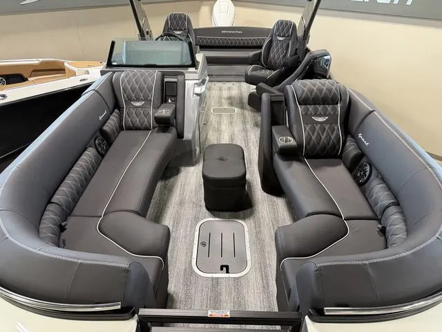 Slide: The Image of Bennington 25 QSBA ESP Custom 400HP V10 Tritoon Pontoon 2025 - 5