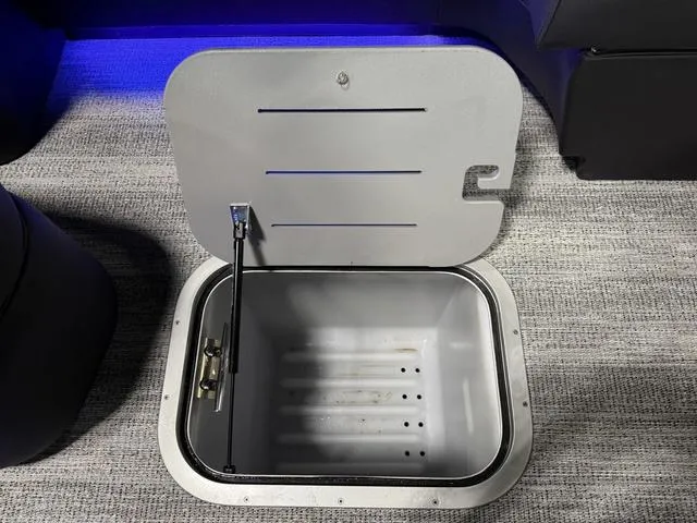 Slide: The Image of Bennington 25 QSBA ESP Custom 400HP V10 Tritoon Pontoon 2025 - 53