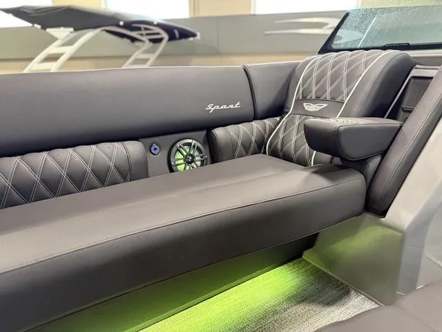 Slide: The Image of Bennington 25 QSBA ESP Custom 400HP V10 Tritoon Pontoon 2025 - 8