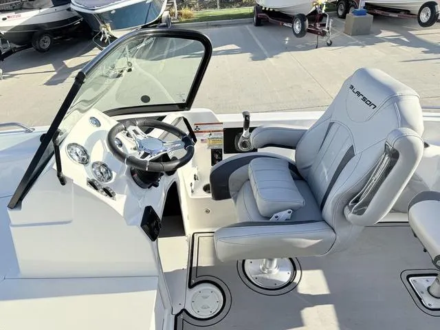 Slide: The Image of Larson 1850 FX DC 2019 - 37