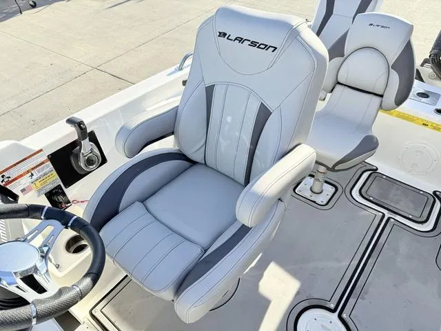 Slide: The Image of Larson 1850 FX DC 2019 - 38