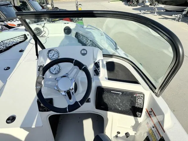 Slide: The Image of Larson 1850 FX DC 2019 - 40