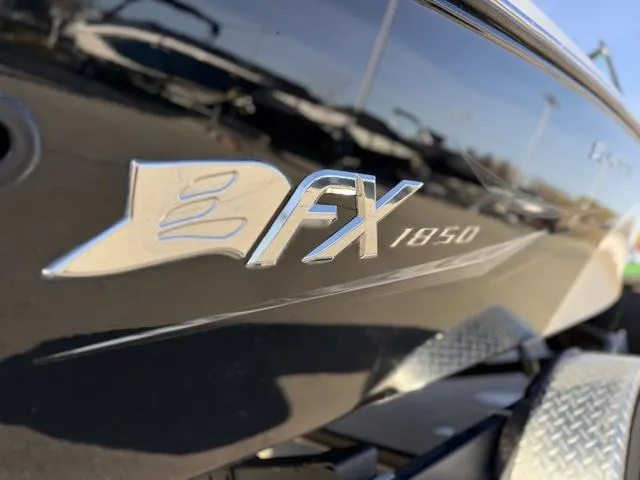 Slide: The Image of Larson 1850 FX DC 2019 - 5