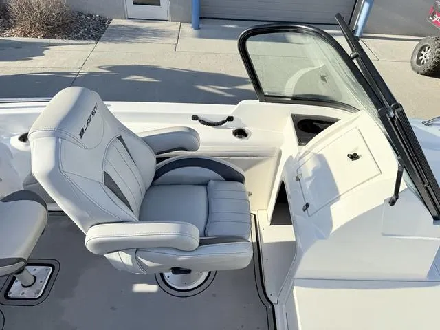 Slide: The Image of Larson 1850 FX DC 2019 - 54