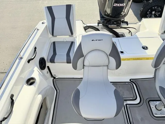 Slide: The Image of Larson 1850 FX DC 2019 - 61