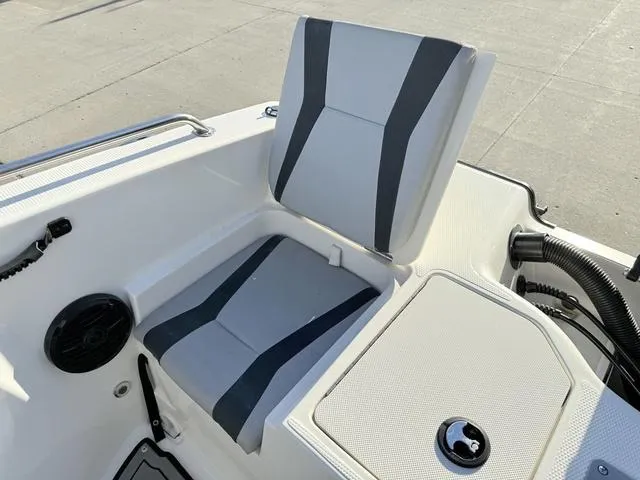 Slide: The Image of Larson 1850 FX DC 2019 - 68