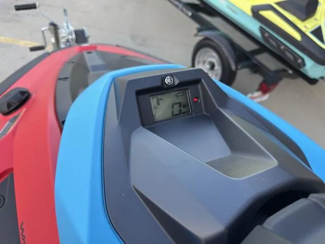 Slide: The Image of Yamaha Jetblaster DLX 2-Up 2025 - 10