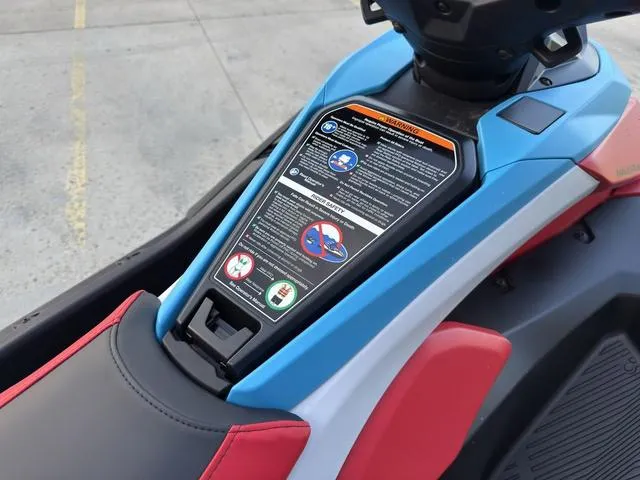 Slide: The Image of Yamaha Jetblaster DLX 2-Up 2025 - 18