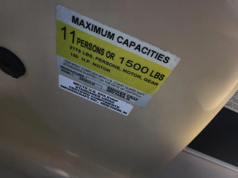 Slide: The Image of Capacity label on 2018 SunChaser Geneva Cruise 22 DLX 4.0 Fish, 11 persons or 1500 lbs. - 23