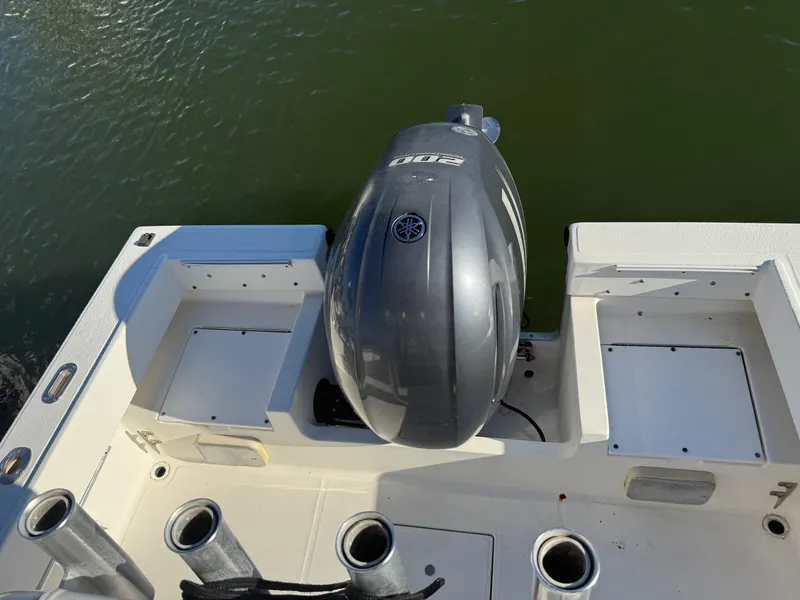 Slide: The Image of Regulator Marine 21 Center Console 1996 - 11