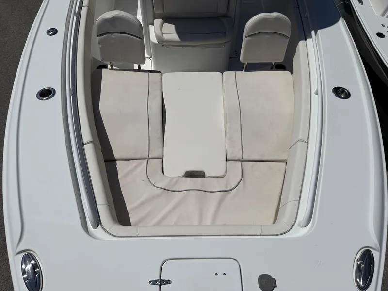 Slide: The Image of Sea Hunt Ultra 275 SE 2023 - 11